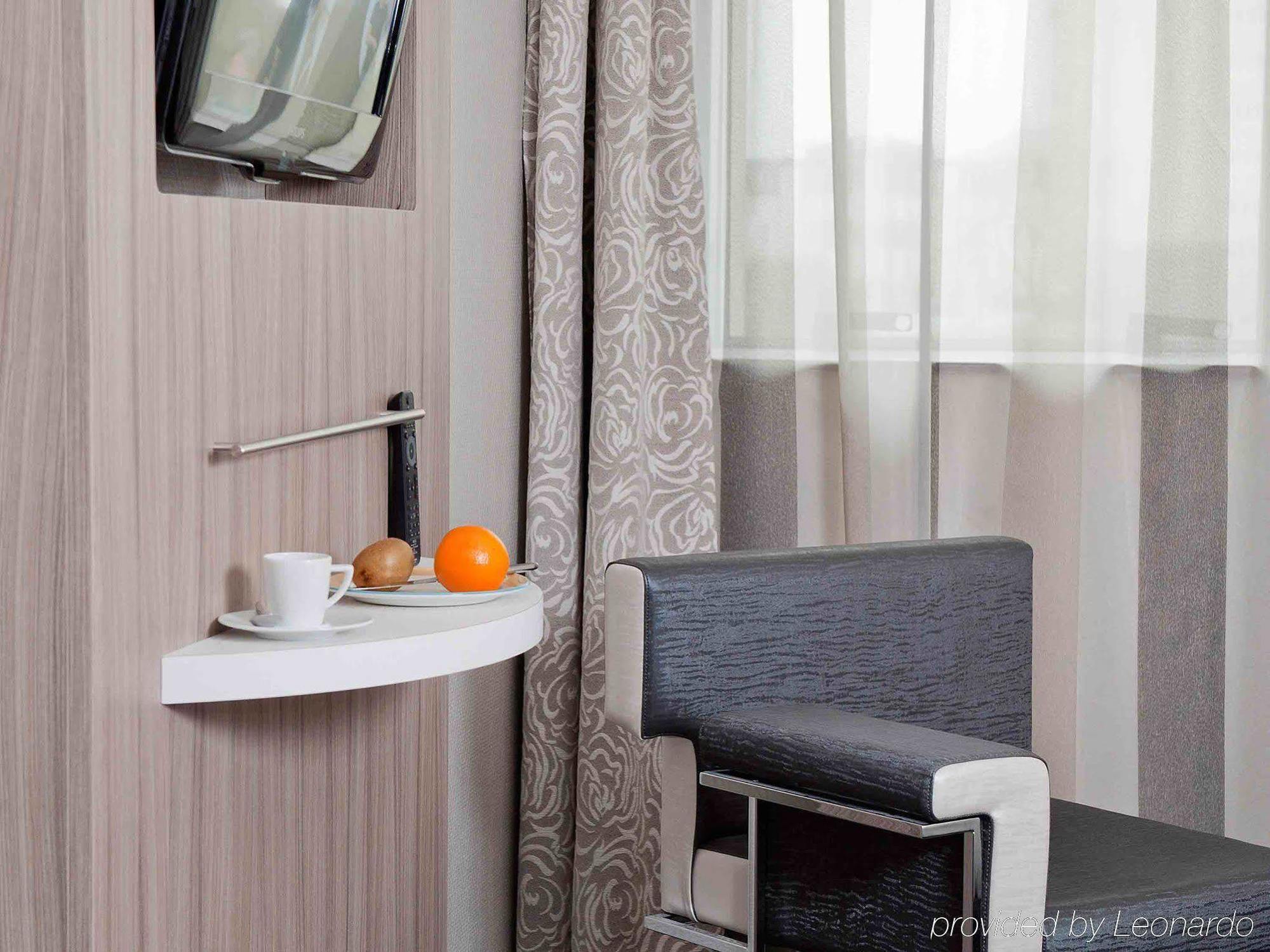ไอบิส สไตล์ เมอเลิง Hotel Rubelles ภายนอก รูปภาพ