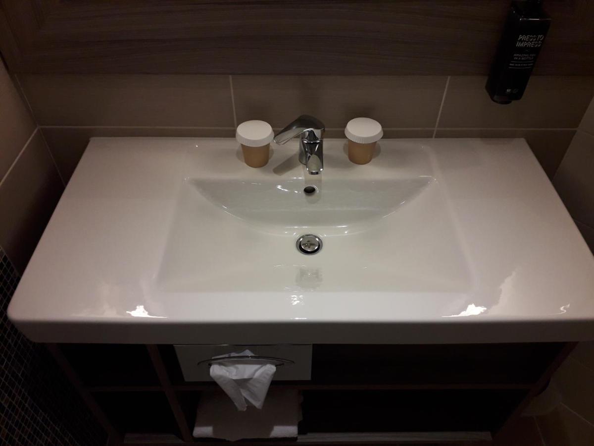 ไอบิส สไตล์ เมอเลิง Hotel Rubelles ภายนอก รูปภาพ